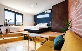 Two Bedroom Apartment With Amazing City View - Telescope
